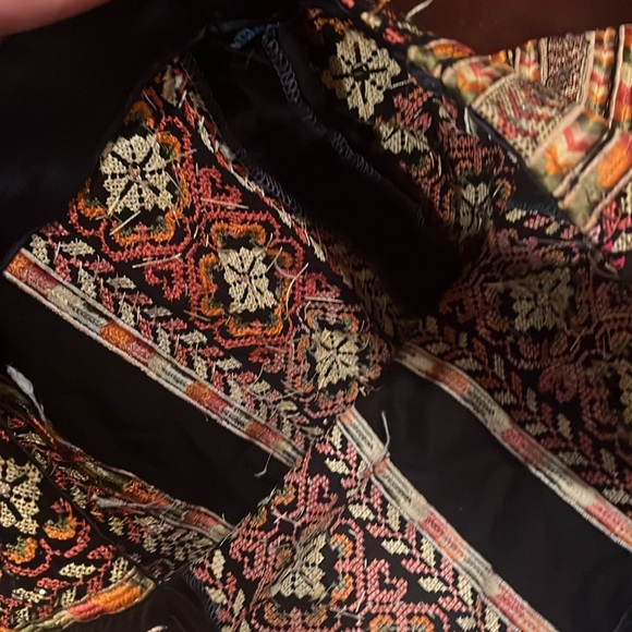 Beautiful heavy beaded velvet thobe - Picture 10 of 10